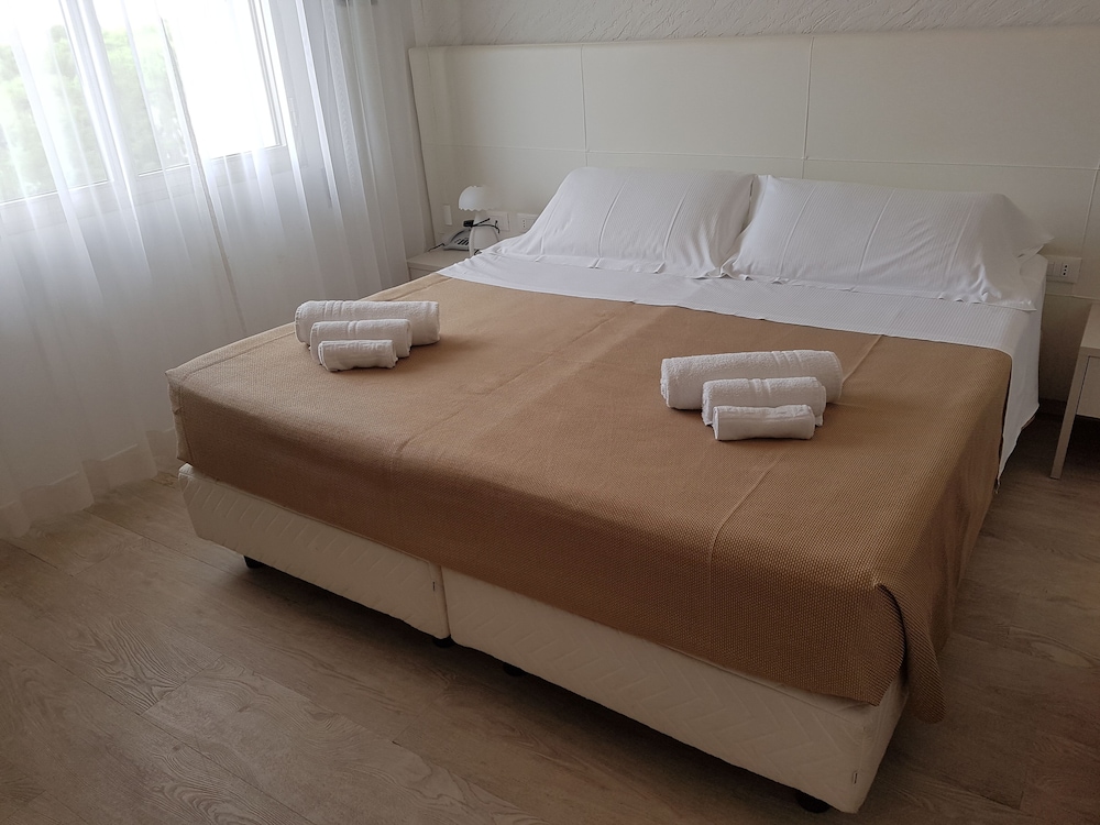Standard Double Or Twin Room photo 2