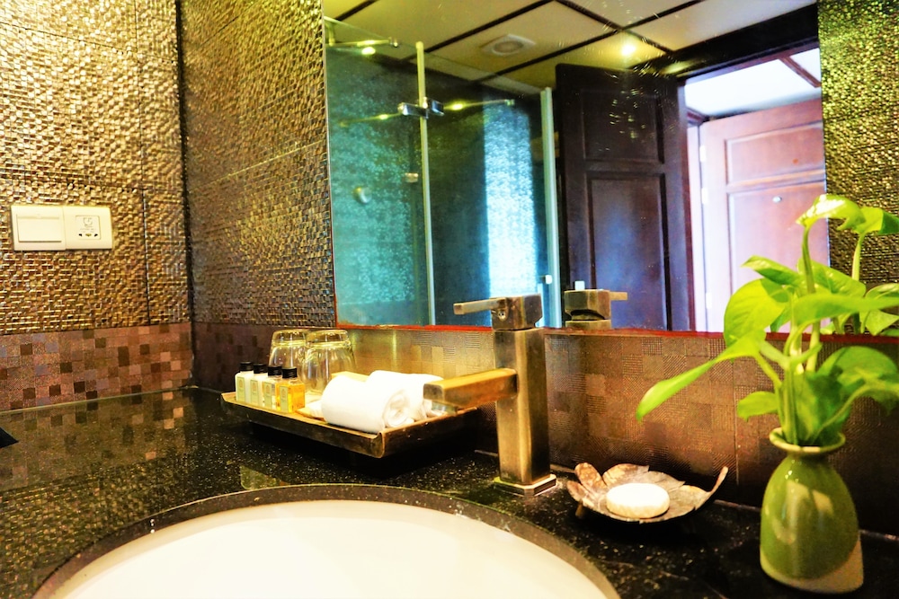 Deluxe Double or Twin Room, Pool View - Photo 10