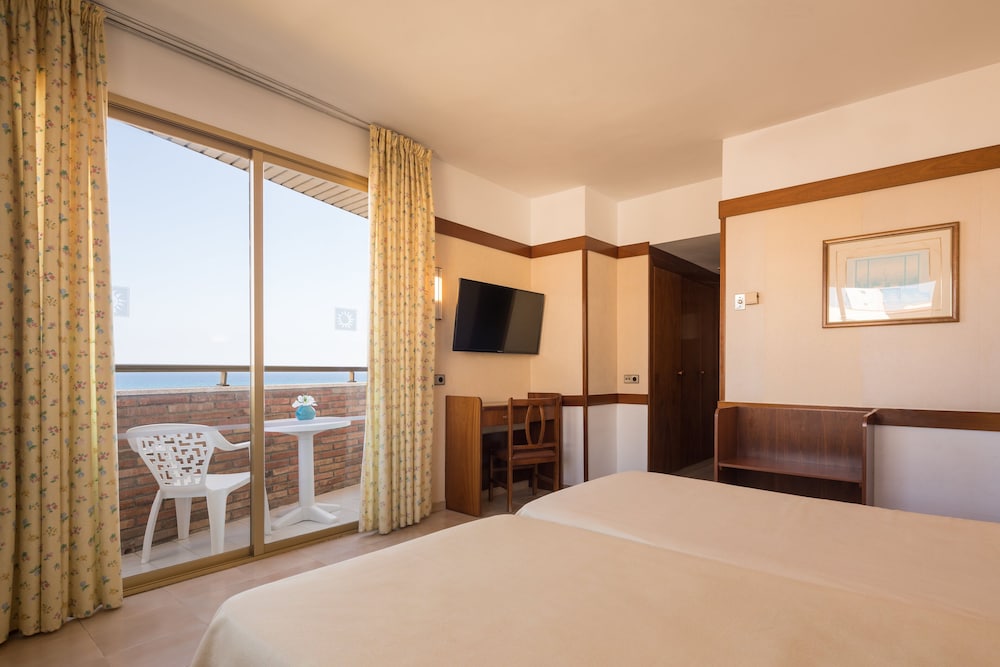 Triple Room (3 adults) - Photo 1