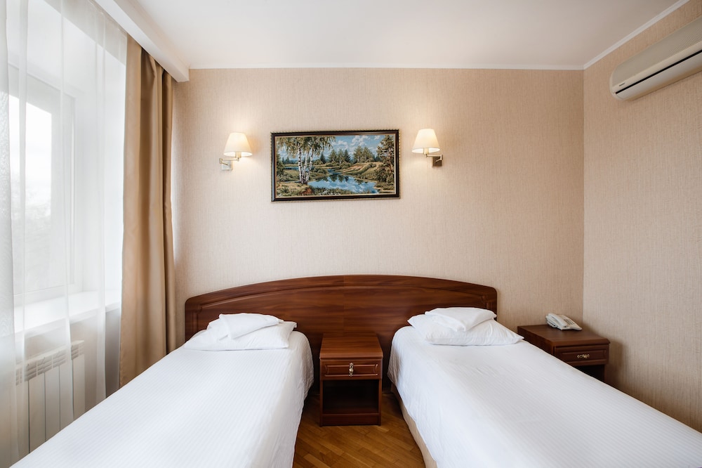 Economy Twin Room photo 3