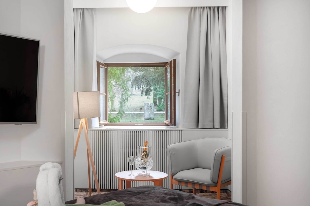 Deluxe Apartment photo 2