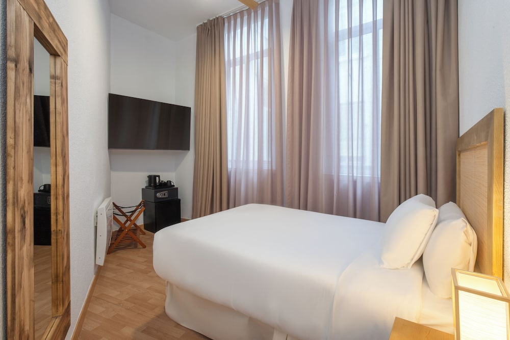 Basic Single Room
