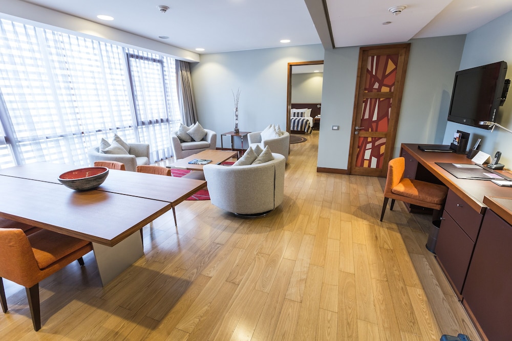 NOI Suite King Room - Photo 1