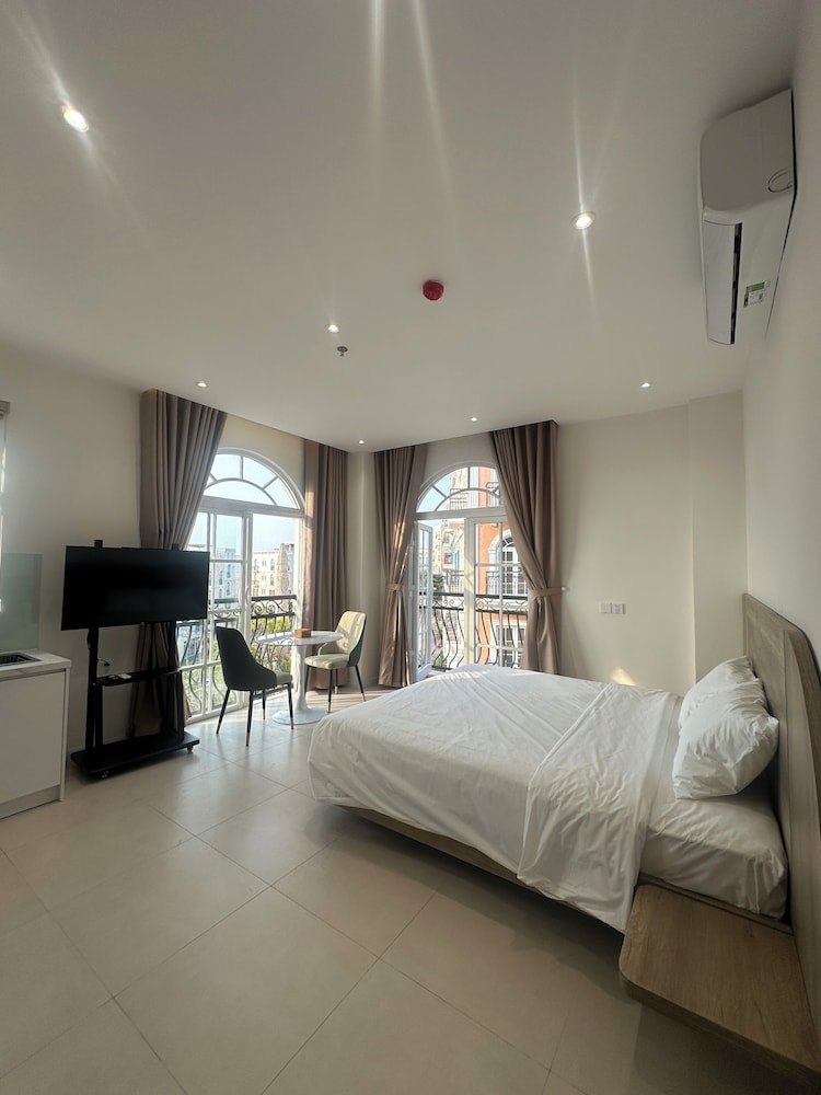 Superior Studio, Park View, Mountainside