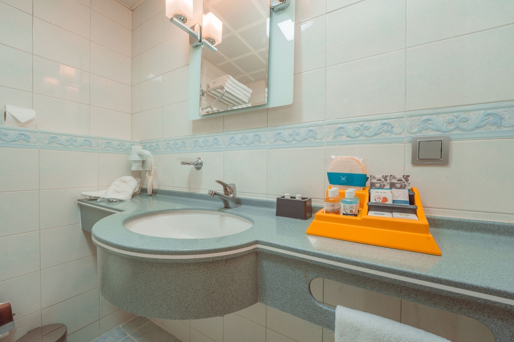 Standard Double Room - Photo 11