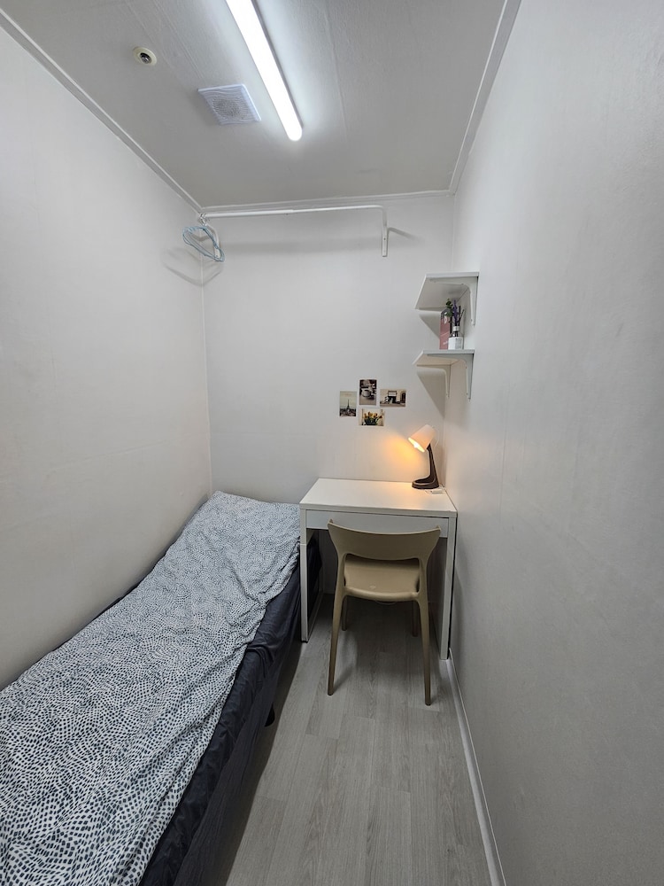 Deluxe Room, Women only, Non Smoking, Shared Bathroom(417)(Self check-In Hotel,Please contact HOTEL)