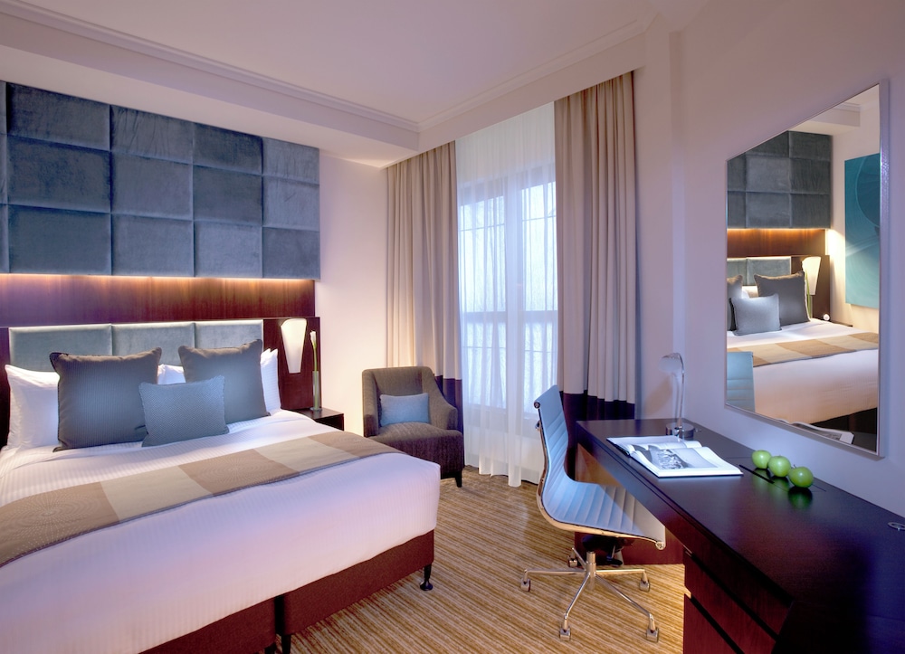 Superior Room, 1 King Bed photo 3