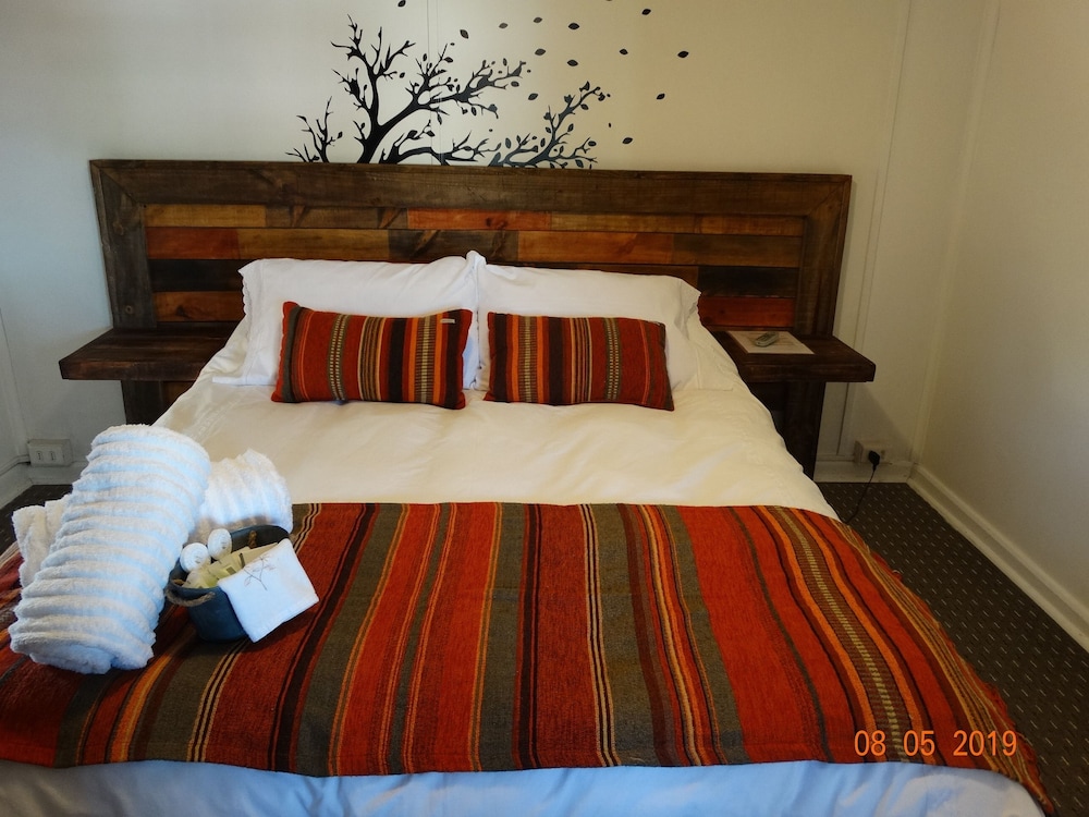 Comfort Suite, 1 Queen Bed, Private Bathroom photo 1