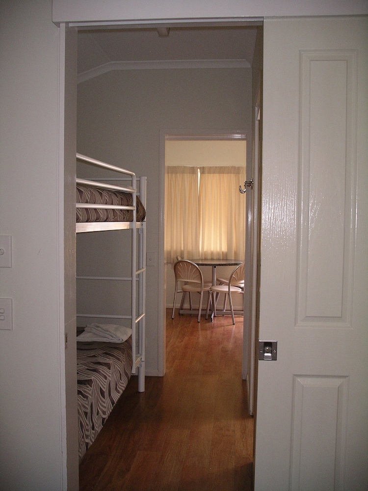 Deluxe Suite, 1 Bedroom, Non Smoking, Kitchen (Deluxe1 BRM rated 4 STAR) photo 2