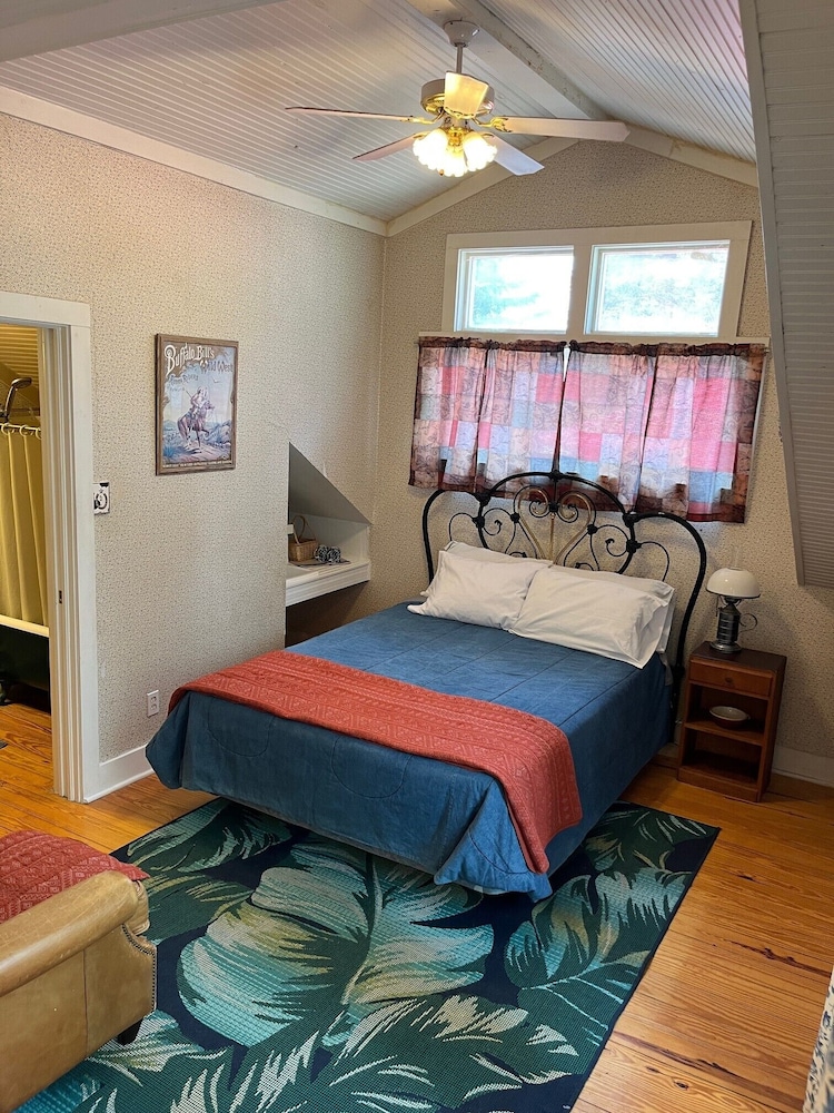 Room 4 photo 2