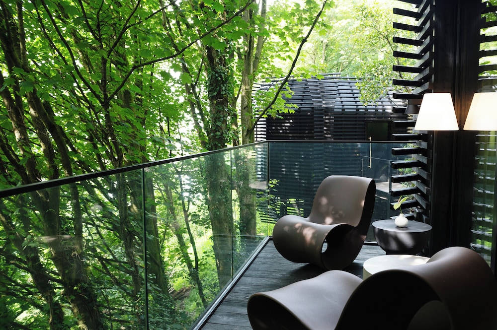Luxury Tree House thumbnail 5