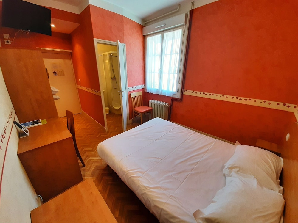Standard Double Room - Photo 2