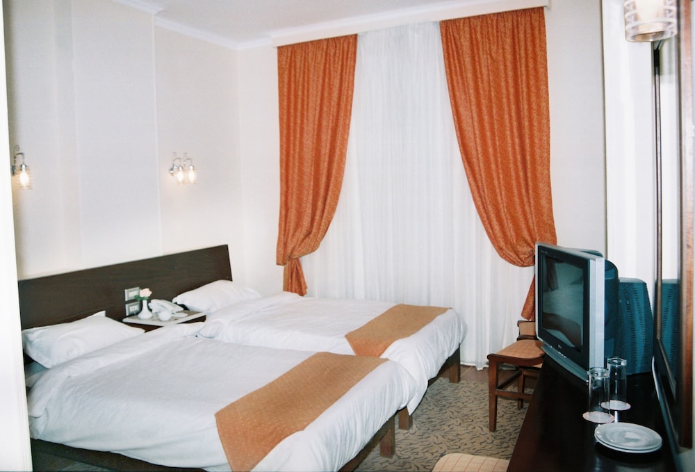Twin Room, River View - Photo 1