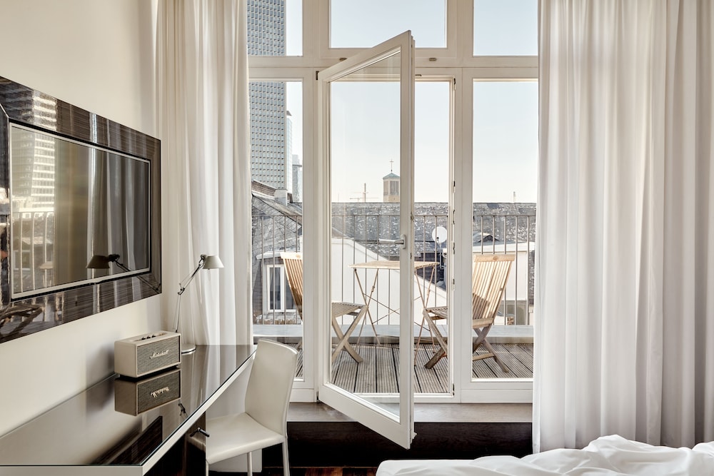 Balcony Single Room