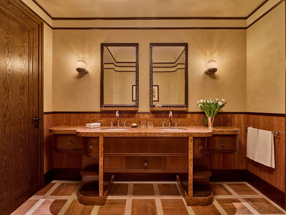 Orient Express Suite thumbnail 6