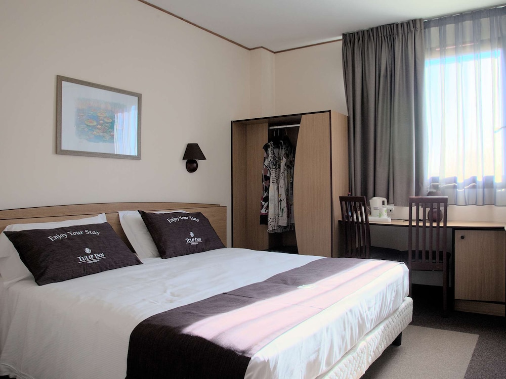 Standard Room, Multiple Beds - Photo 2