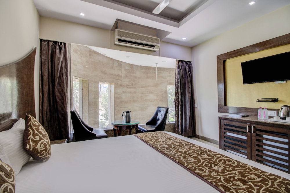 Deluxe Double Room, 1 Double Bed photo 3