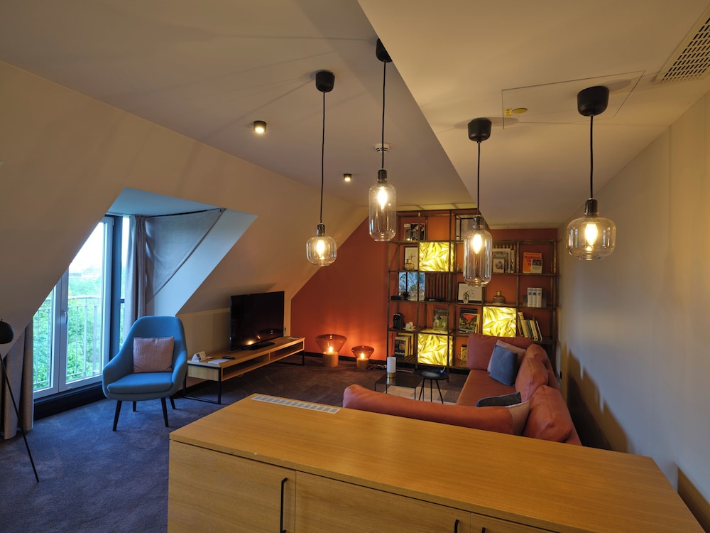 Superior Suite with Skyline View