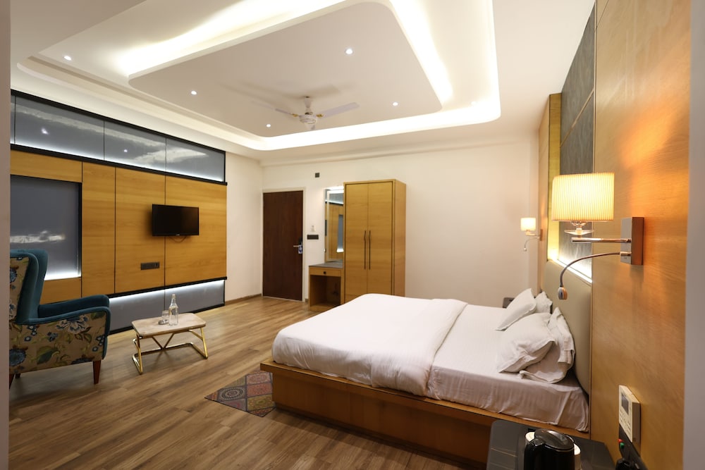 Deluxe Double Room, City View