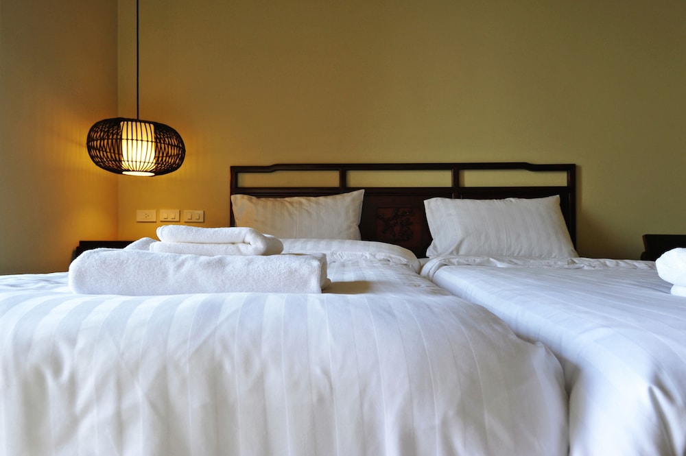 Standard Room, 2 Single Beds photo 3
