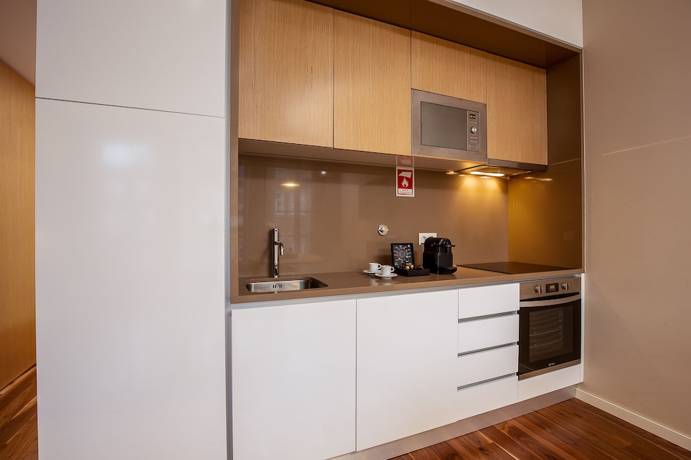 Duplex Two Bedroom Apartment 4B - Photo 11