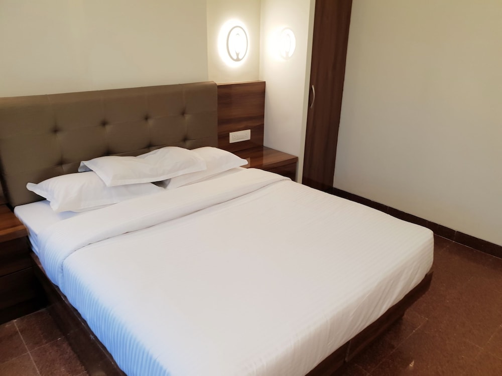 Premium Room - Photo 18