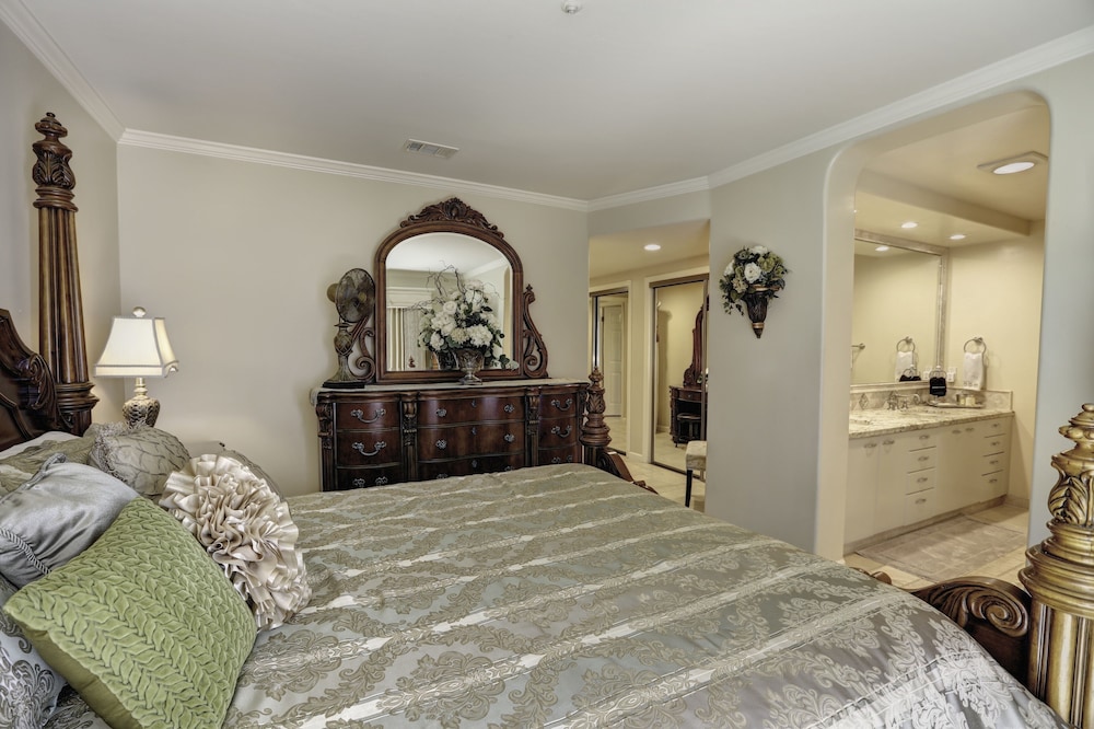 Condo, 2 Bedrooms photo 1