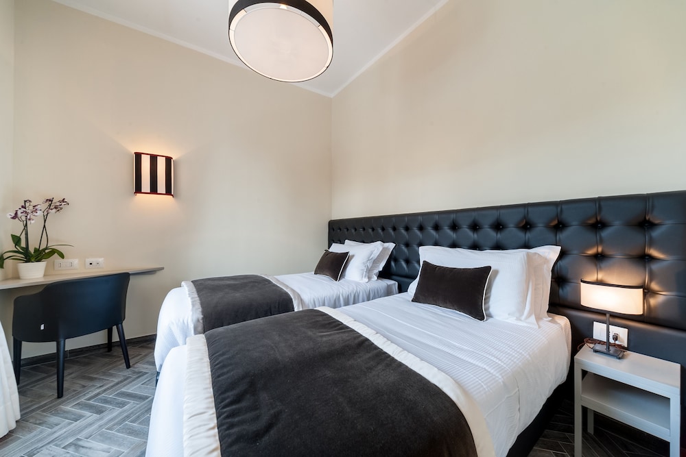 Superior Double Room, City View