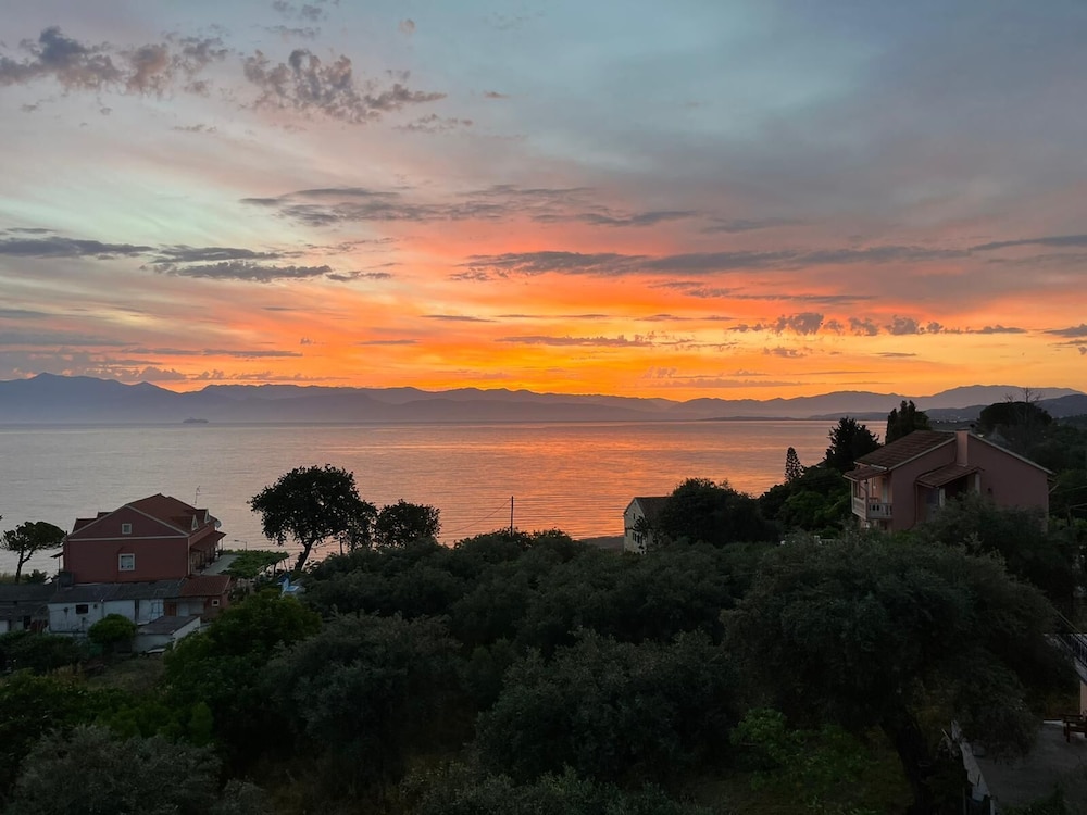 Comfort Apartment, 2 Bedrooms, Sea View, Executive Level photo 2