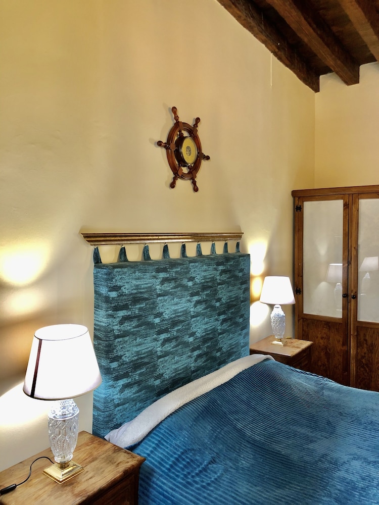Signature Studio Suite photo 2