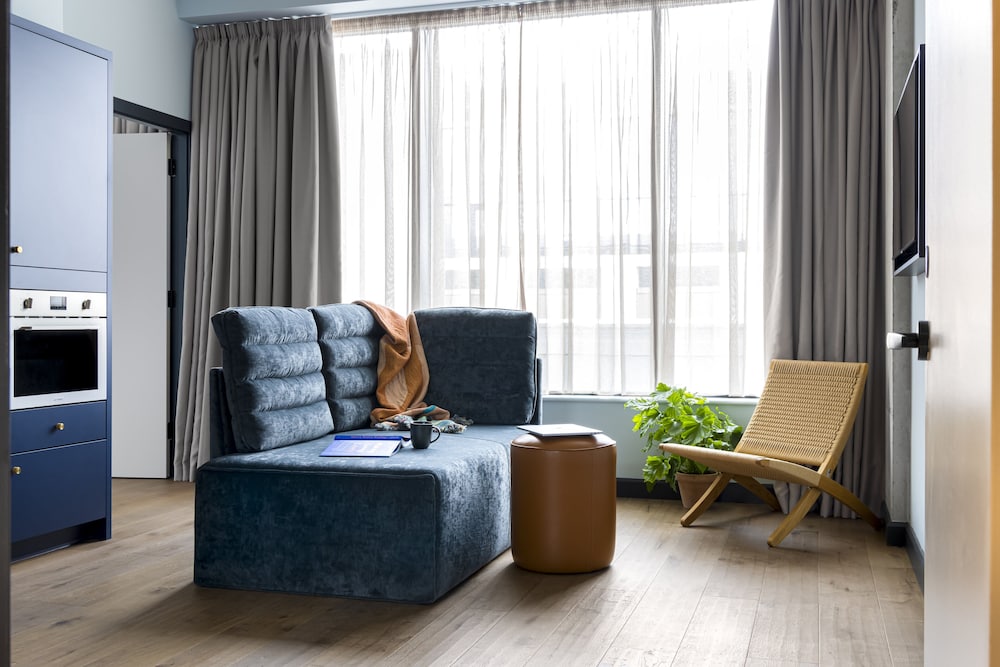 1 Bedroom Suite
