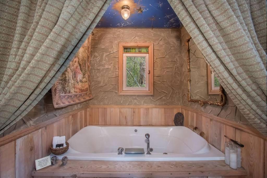 Deluxe King Room photo 2