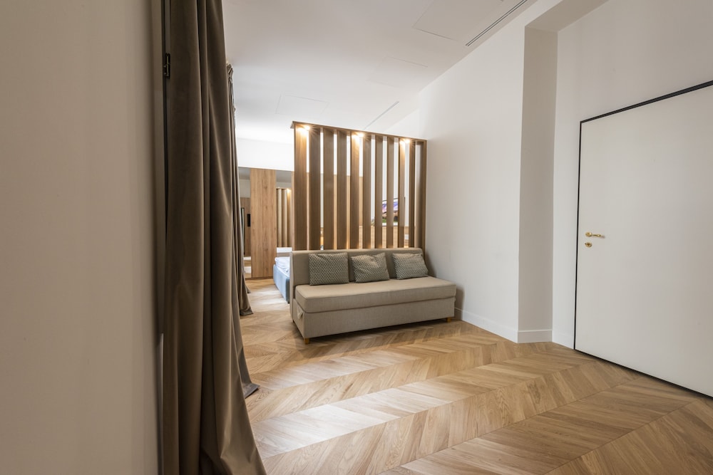 Deluxe Apartment photo 2
