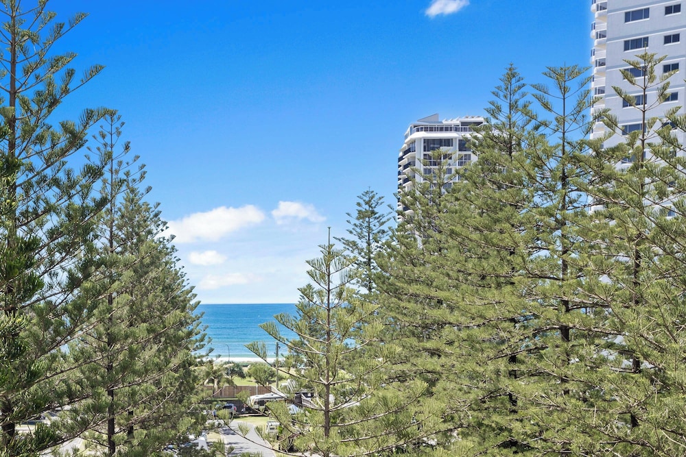 Apartment, 2 Bedrooms, Beach View photo 3