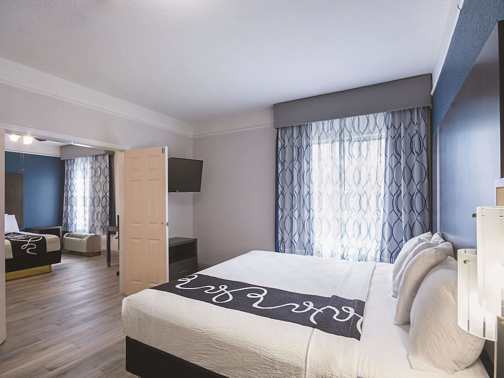 Suite, Multiple Beds, Non Smoking (Various Views) - Photo 1