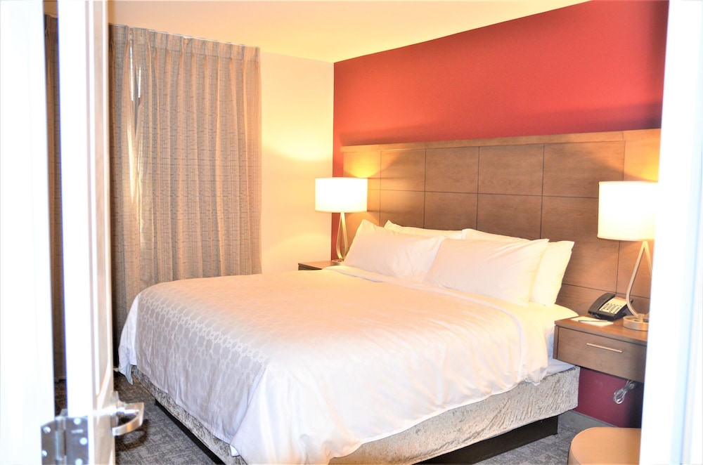 Suite, 2 Bedrooms, Kitchen - Photo 3