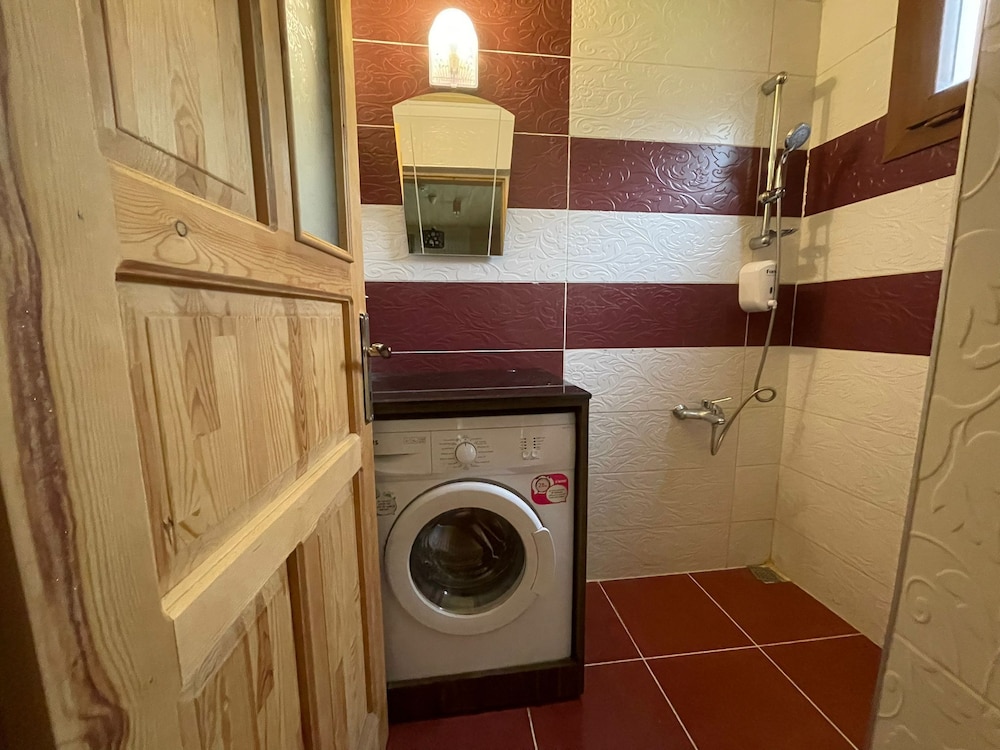 Deluxe Suite, 1 Bedroom, Balcony, Mountain View photo 2