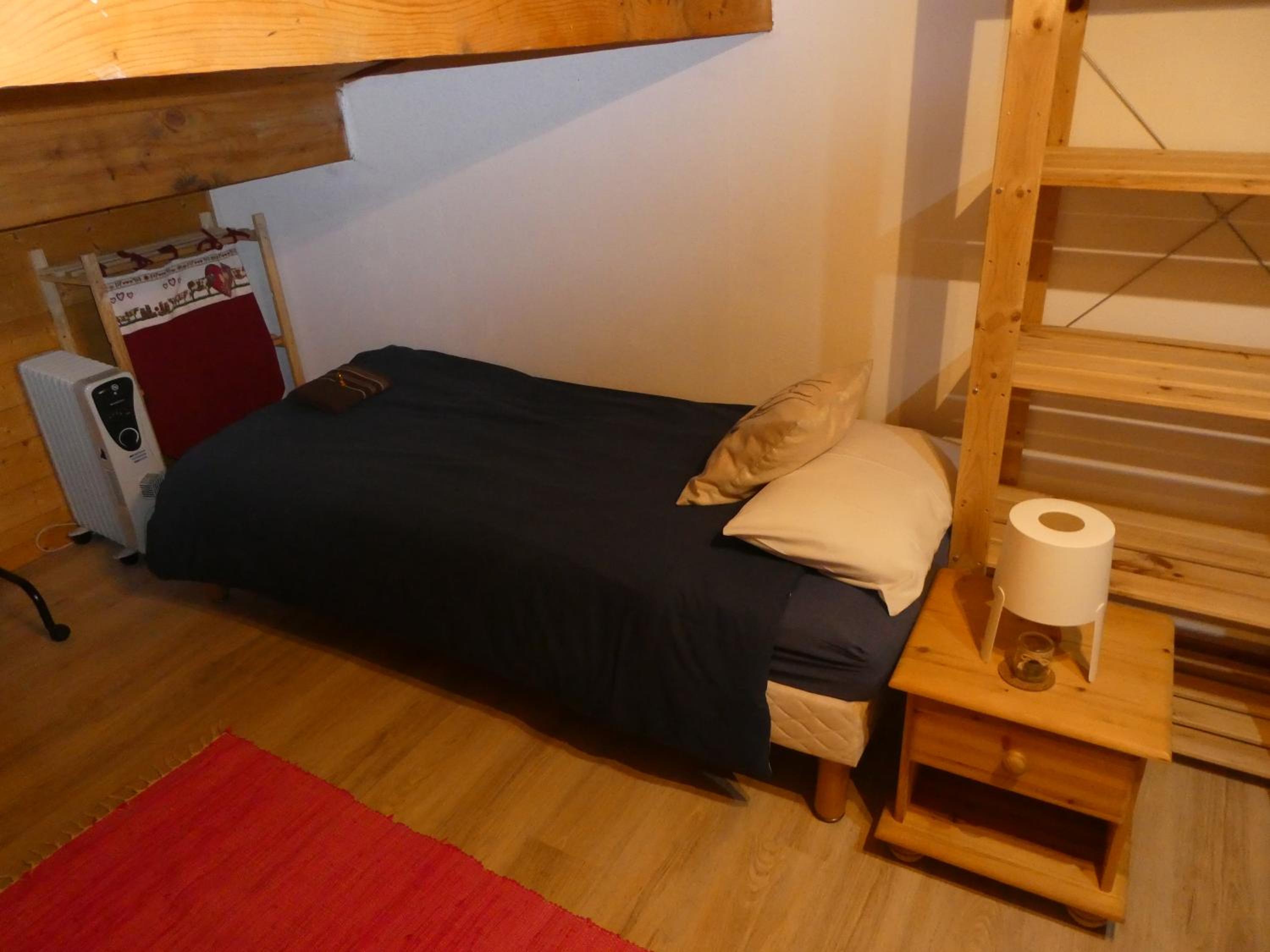 Quadruple Room with Private Bathroom photo 3