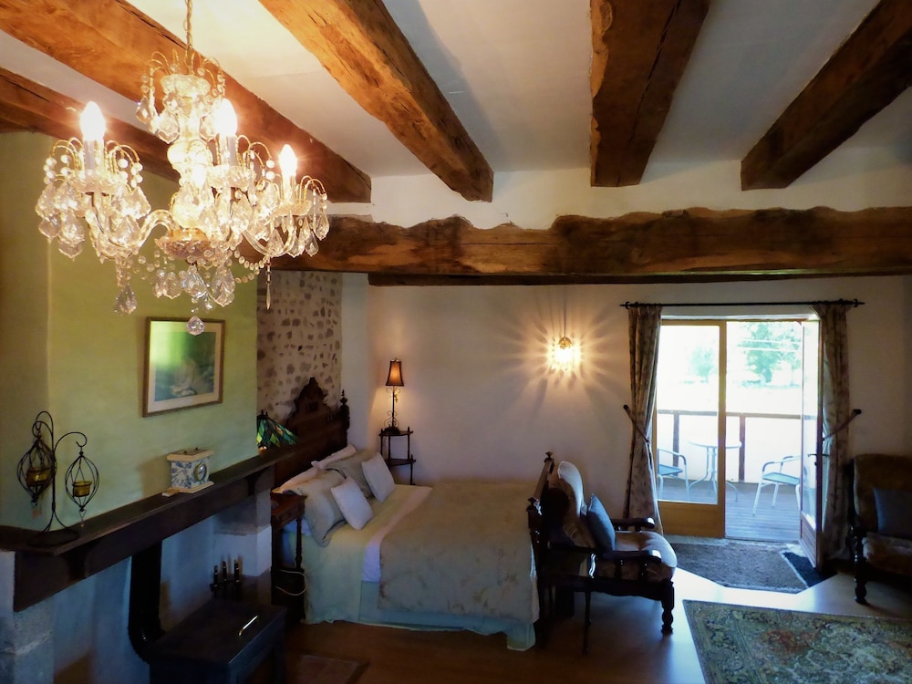 Luxury Quadruple Room, 1 Bedroom, Balcony, Garden View photo 3