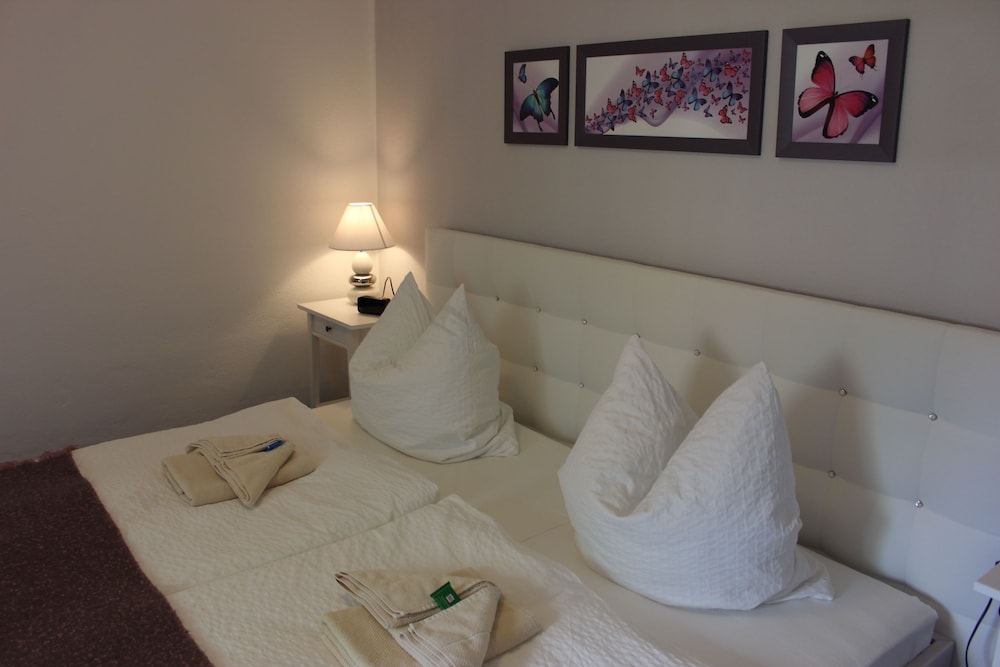 Deluxe Apartment, 1 Bedroom, Kitchen, Garden View (Dresden) photo 3