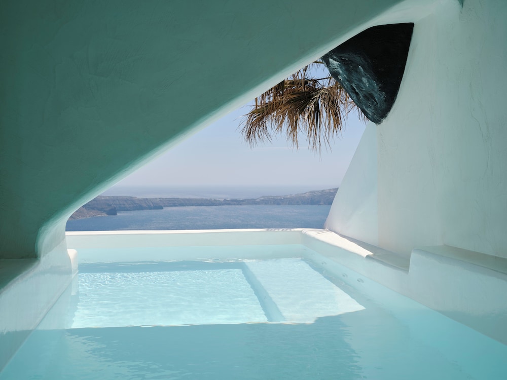 Executive Honeymoon Cave with Caldera View, Outdoor and Indoor Hot Tub - Photo 11