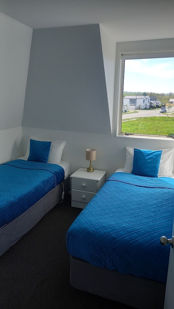 Three Bedroom Unit - Photo 2