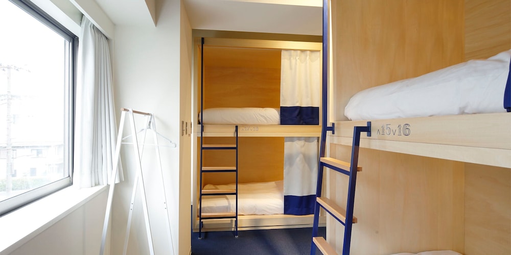 Bunk Economy with Shared Bathroom photo 1