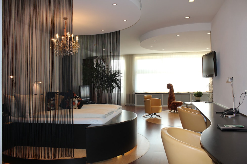 Senior Suite