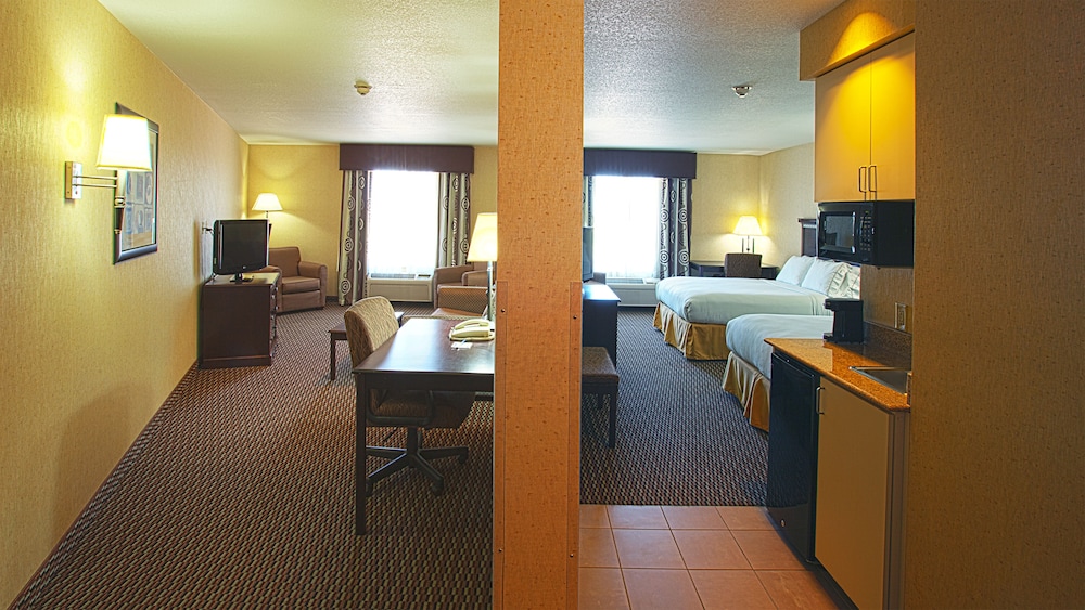 Suite, 1 King Bed (Office) - Photo 4