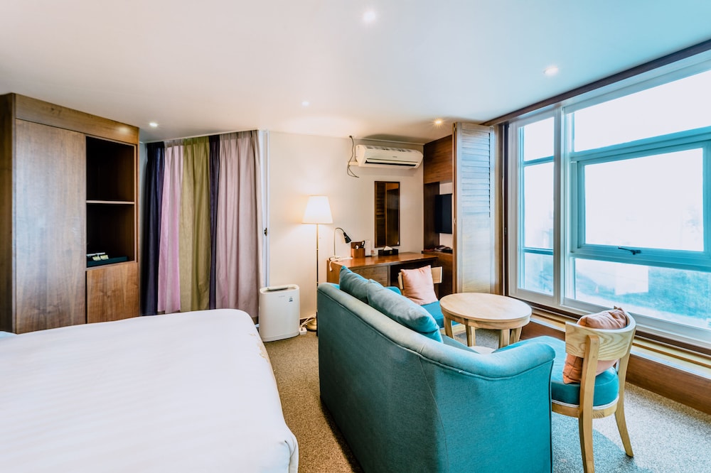 Suite (B)