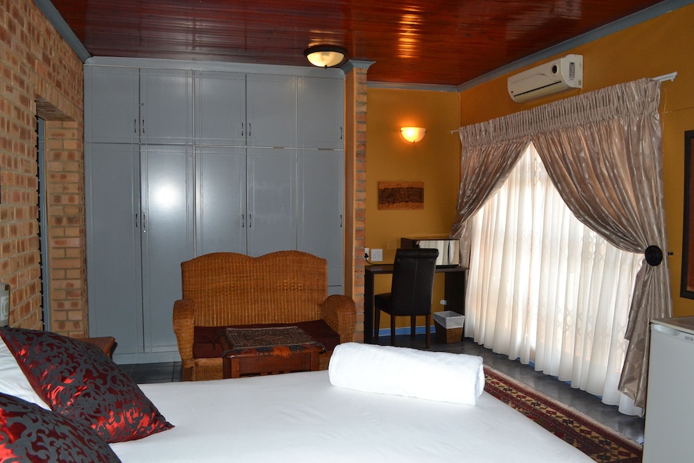 Family Room, 1 Bedroom (Triple Room (Shower)) photo 2