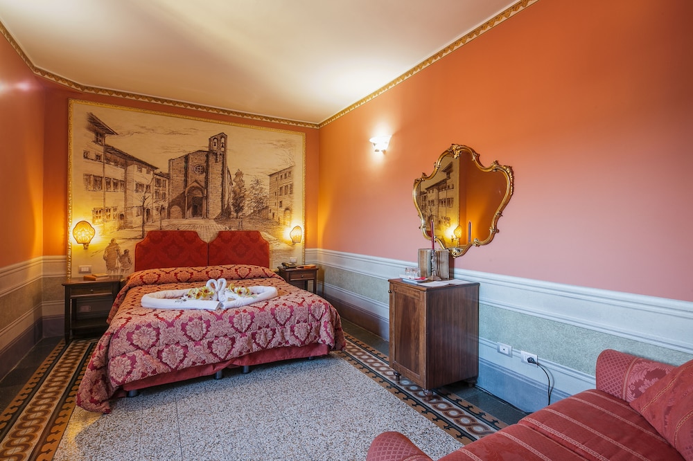 Romantic Suite photo 2