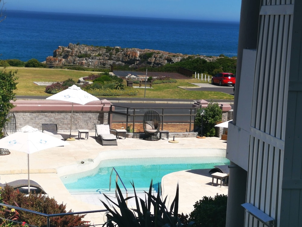 1st Floor - Executive - Partial Sea View - Photo 4
