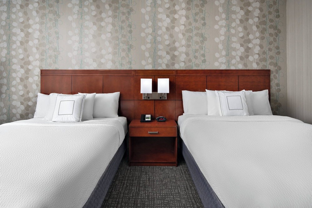 Room, 2 Queen Beds (Hearing Accessible) - Photo 2